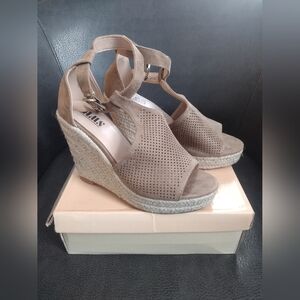 AMS Beige Wedges NIB Size 7.5